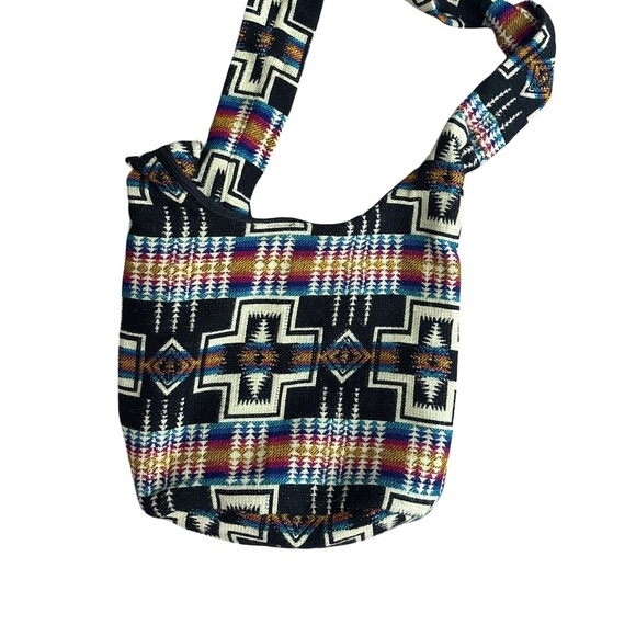 Large Ratan Knit Messenger Crossbody Bag - From Ecuador - Picture 4 of 5